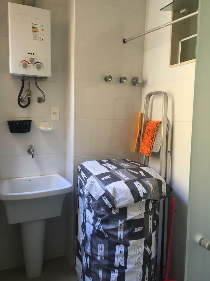 Apartamento Em Copacabana - Rua Bolívar - 2 Quartos - Excelente Localização Rio de Janeiro