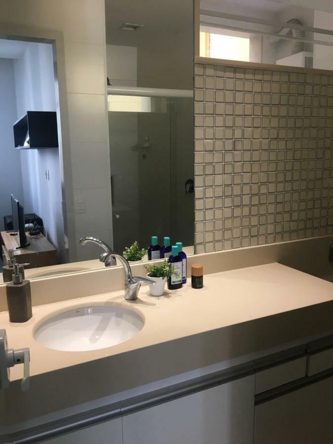 Apartamento Em Copacabana - Rua Bolívar - 2 Quartos - Excelente Localização *