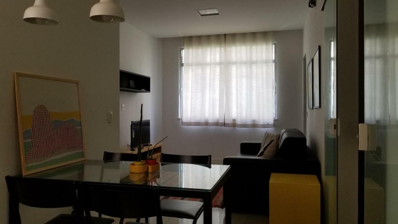 Em Copacabana - Rua Bolívar - 2 Quartos - Excelente Localização Rio de Janeiro