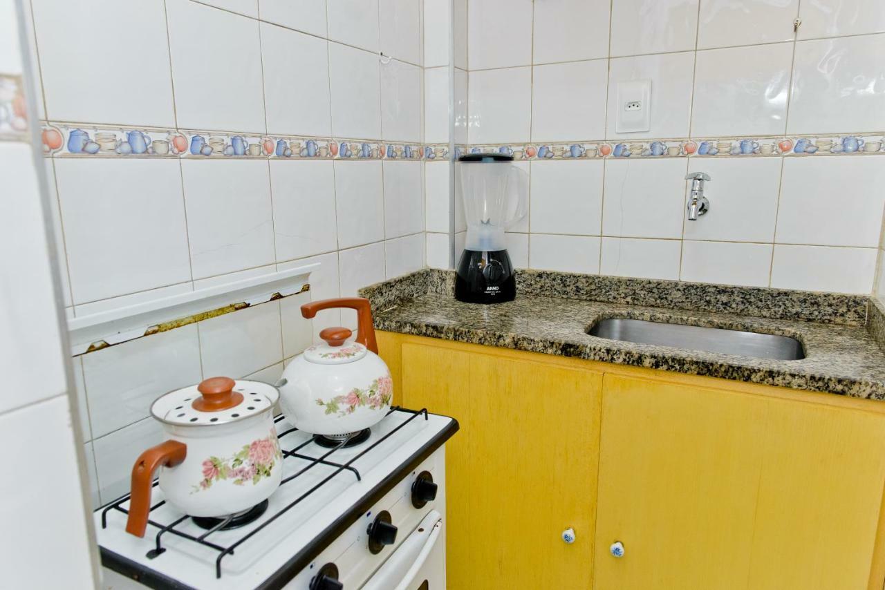 Apartamento Vista Lateral Mar Copacabana Rio de Janeiro