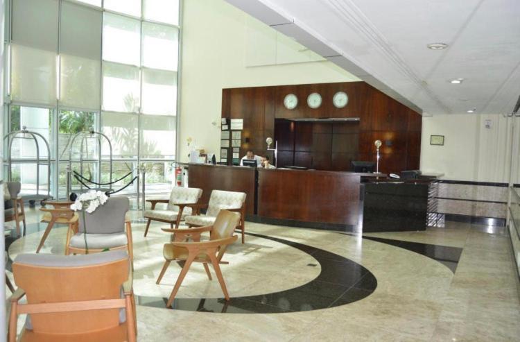 Acesso Praia, Vista Mar, Estacionamento, Cozinha, Conforto Apartamento *