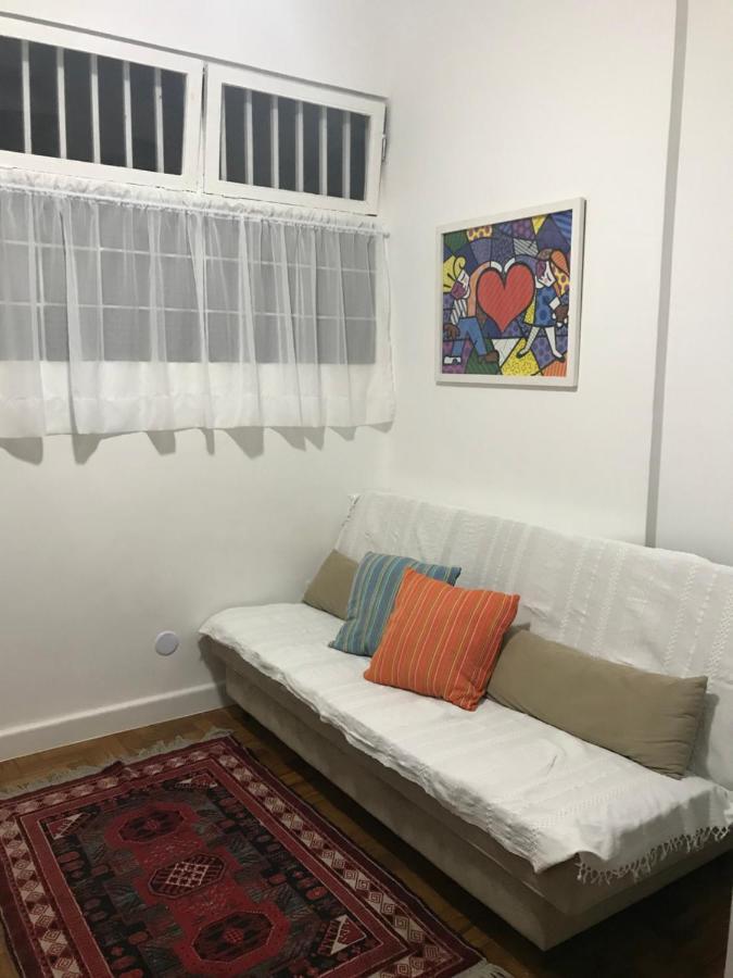 A 30 Metros Da Praia De Copacabana Apartment *