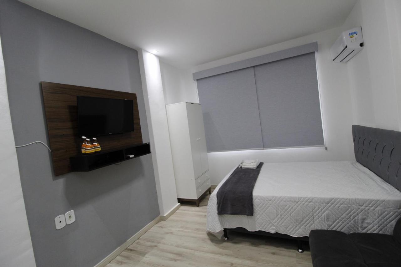 Pineapples Br1029 - Apartamento Em Copacabana Perfeito Casais A 20m Do Metro Z3 Apartment Rio de Janeiro