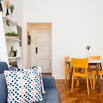 Pineapples PM402 - Moderno apartamento ideal para famílias em Ipanema a 250m da praia de Ipanema