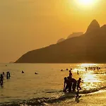 Apartamento Em Ipanema- Prox Ao Arpoador - Disponivel Para O Show Da Lady Gaga!!!