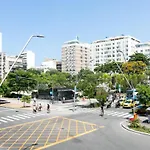 Tabas Lindo 2Qtos Leblon A 2Qdr Da Praia Lb0002