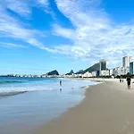 Apartamento Pe Na Areia Em Copacabana