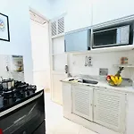 Apartamento Pe Na Areia Em Copacabana