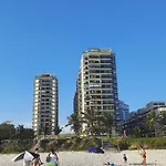 Lindo Apto No Barrabela, Todo Equipado, Com Arcondicionados Split Novos No Quarto E Na Sala, Limpissimo, Cheiroso, Novinho, Condominio Em Frente A Praia, Com Piscina Aquecida, Sauna, Quadra, Academia, Lavanderia, Salao De Beleza, Restaurantes, Mercad