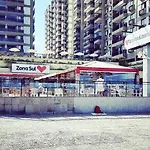 Lindo Apto No Barrabela, Todo Equipado, Com Arcondicionados Split Novos No Quarto E Na Sala, Limpissimo, Cheiroso, Novinho, Condominio Em Frente A Praia, Com Piscina Aquecida, Sauna, Quadra, Academia, Lavanderia, Salao De Beleza, Restaurantes, Mercad