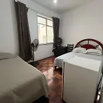 Apartamento Compartilhado E Quarto Privativo