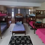 Hostel Bom E Familiar