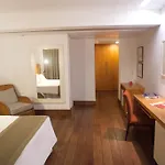 Golden Tulip Ipanema Plaza