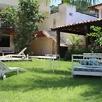 Hostel Stone Wall