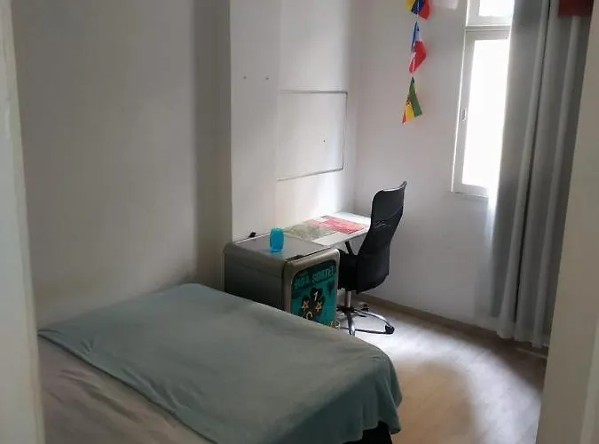 Quarto em Apto entre Santa Teresa e Lapa