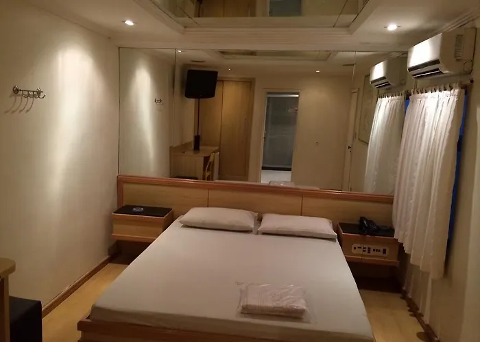 Hotel Encontros (Adults Only)