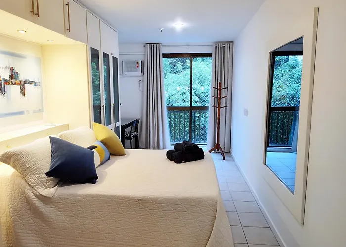 Flat Em Copacabana A 4 Min Da Praia - Piscina, Garagem, Wi-Fi, Portaria 24H, Varanda Vista Montanhas