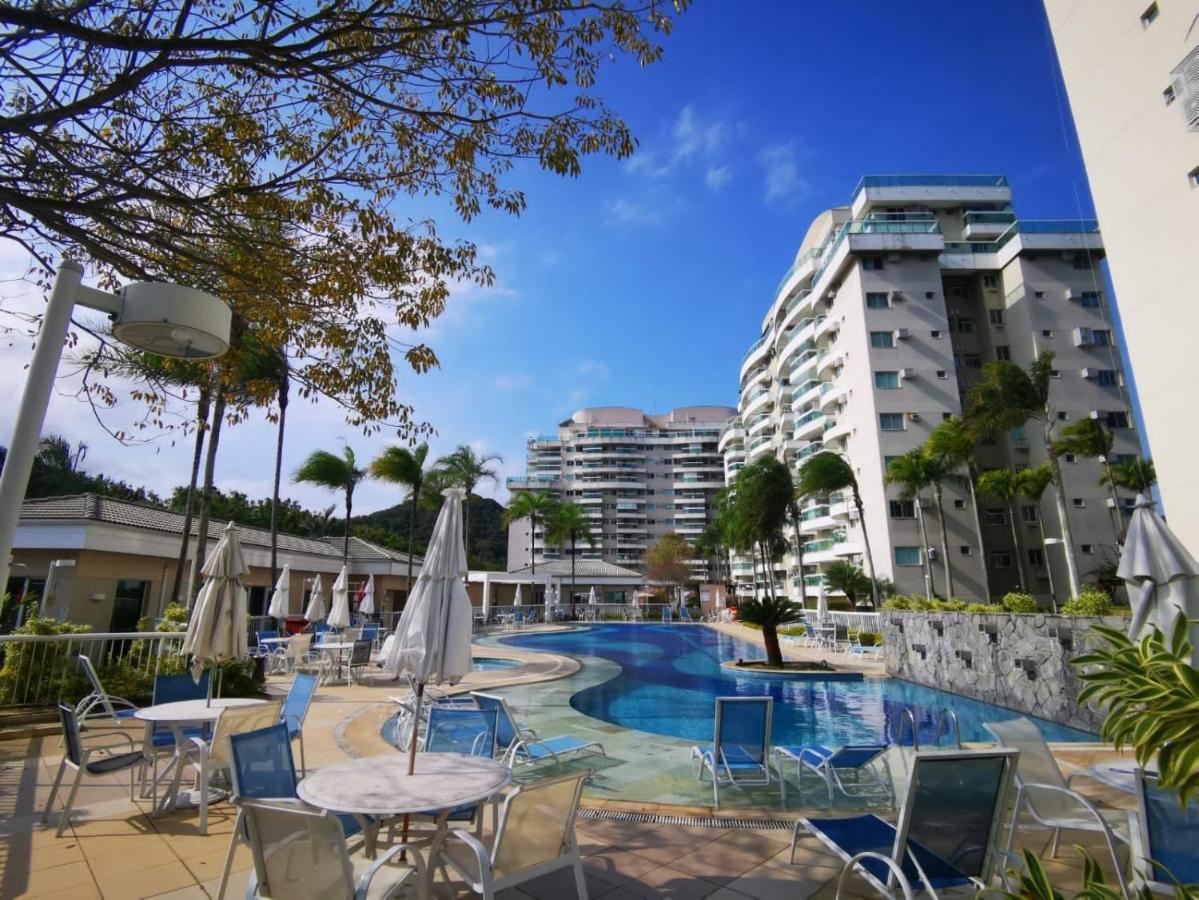Resort Cobertura Com Piscina E Churrasqueira No Barra Sunday R1-001