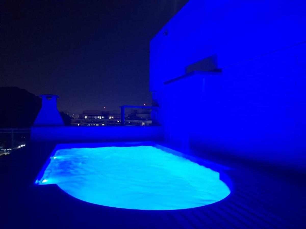 Cobertura Com Piscina E Churrasqueira No Barra Sunday R1-001 *