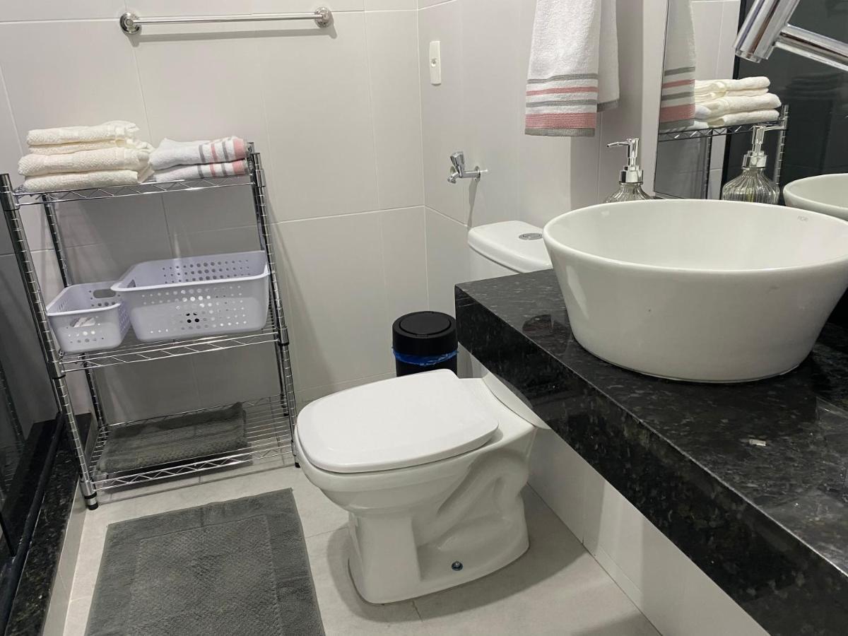 Aconchegante Apartamento Em Copacabana Na Quadra Da Praia