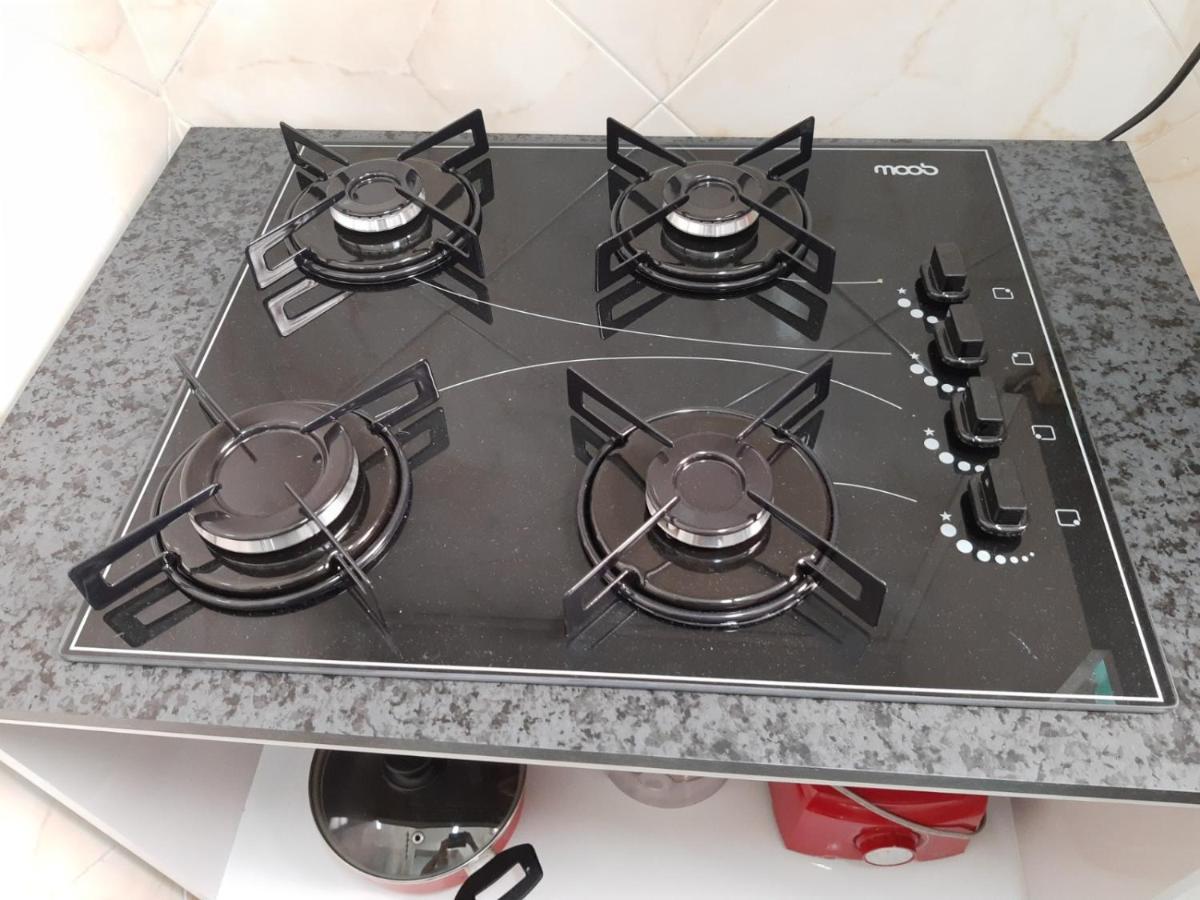 Emocoes Na Quadra Da Apartamento *