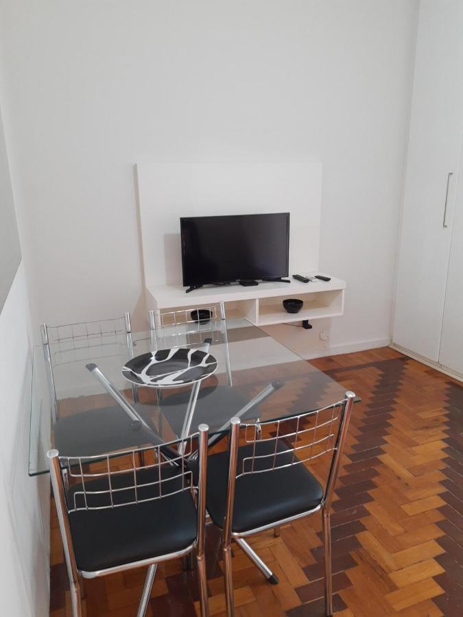 Emocoes Na Quadra Da Apartamento