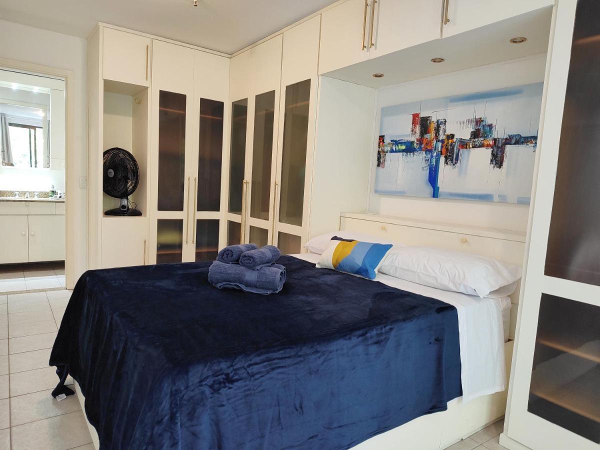 Apartamento Flat Em Copacabana A 4 Min Da - Piscina, Garagem, Wi-fi, Portaria 24h, Varanda Vista Montanhas
