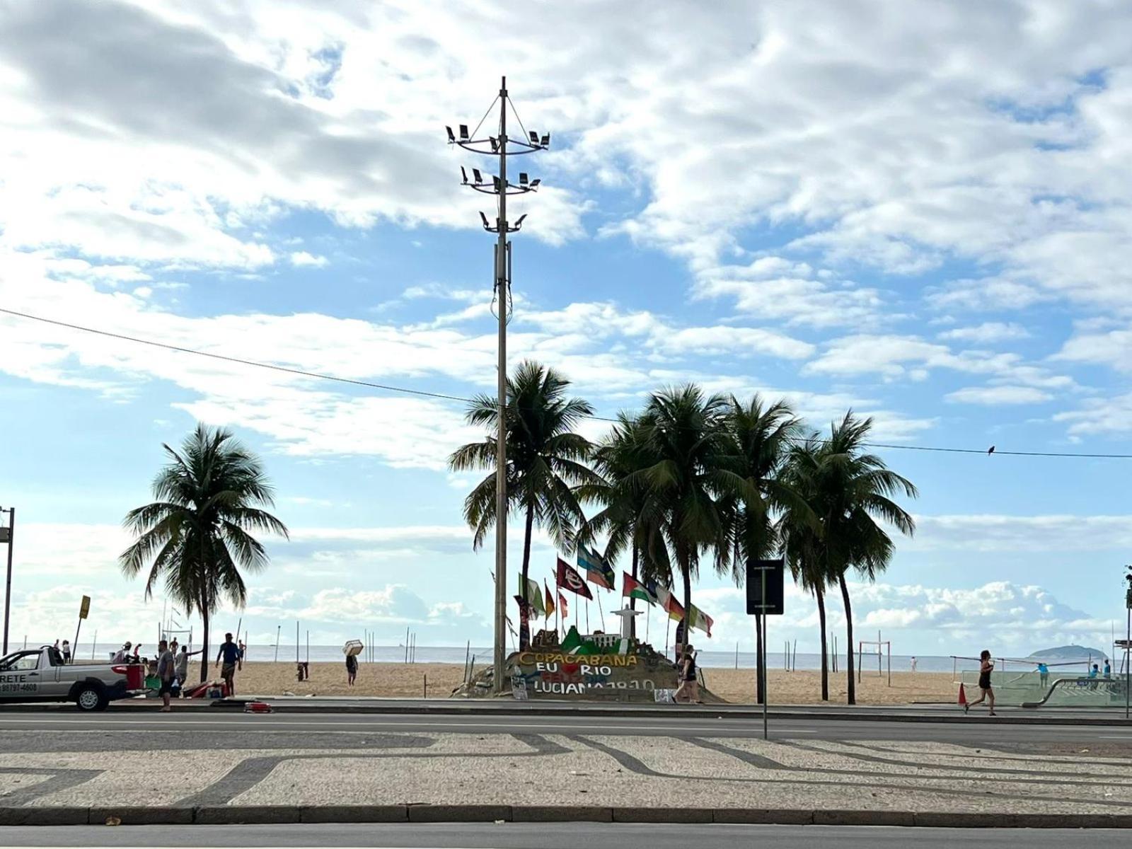 Apartamento Pe Na Areia Em Copacabana