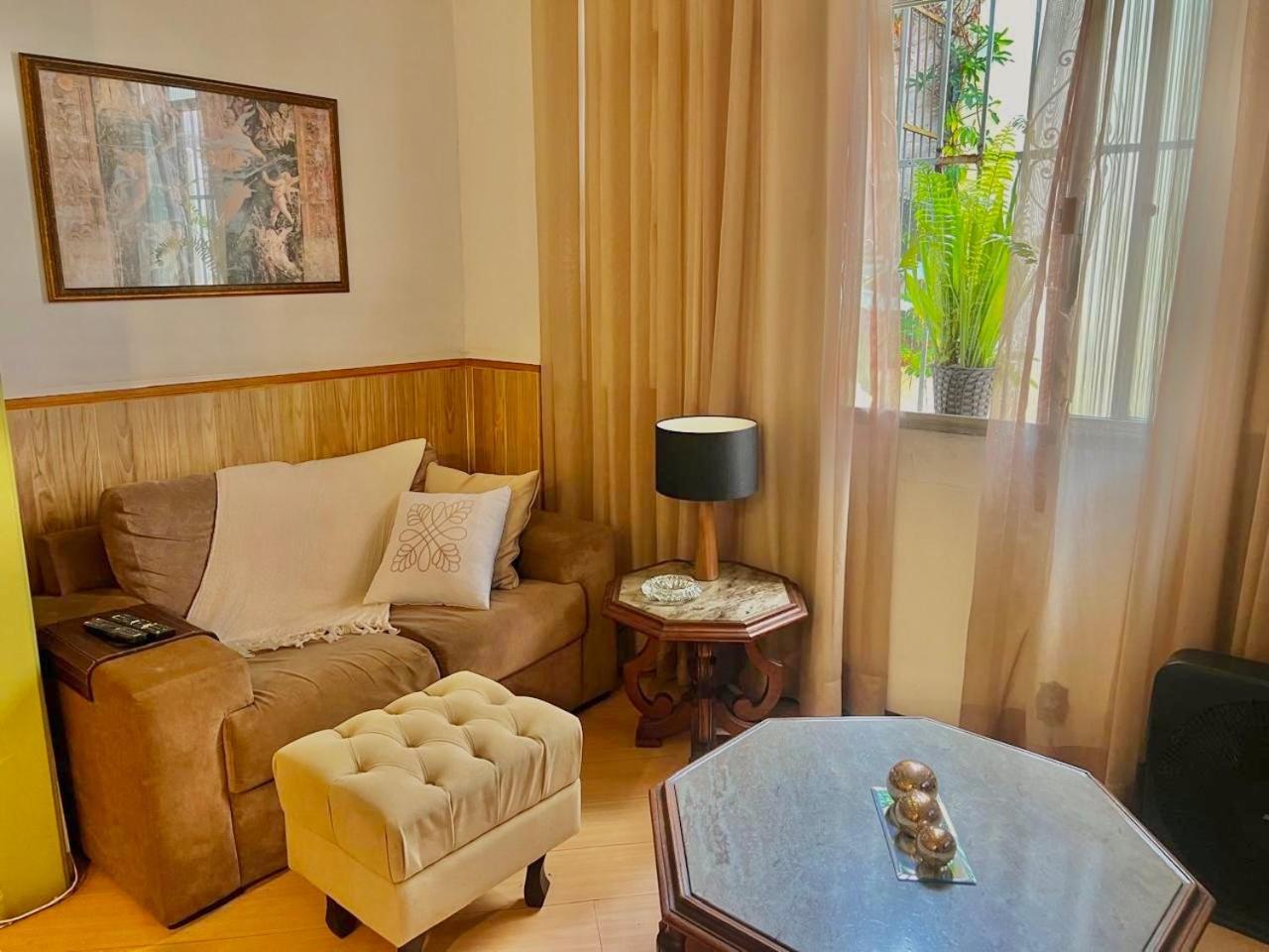 Apartamento No Leme