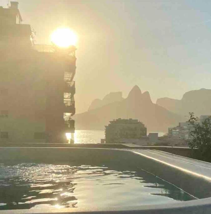 Cobertura Arpoador Com Piscina Privativa, Vista Mar, Garagem, Portaria 24