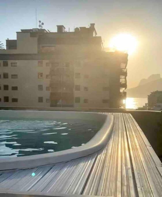 Cobertura Arpoador Com Piscina Privativa, Vista Mar, Garagem, Portaria 24 Apartamento *