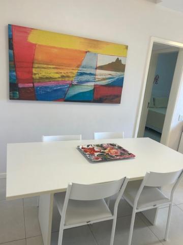 Lindo Apto No Barrabela, Todo Equipado, Com Arcondicionados Split Novos No E Na Sala, Limpissimo, Cheiroso, Novinho, Em Frente A Praia, Com Piscina Aquecida, Sauna, Quadra, Academia, Lavanderia, Salao De Beleza, Restaurantes, Mercad Apart-hotel