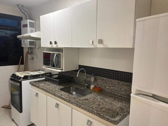 Apart-hotel Lindo Apto No Barrabela, Todo Equipado, Com Arcondicionados Split Novos No E Na Sala, Limpissimo, Cheiroso, Novinho, Em Frente A Praia, Com Piscina Aquecida, Sauna, Quadra, Academia, Lavanderia, Salao De Beleza, Restaurantes, Mercad Rio de Janeiro