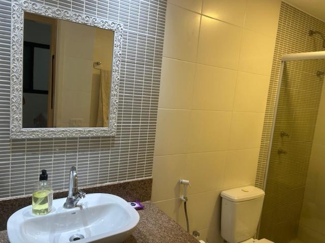 Lindo Apto No Barrabela, Todo Equipado, Com Arcondicionados Split Novos No E Na Sala, Limpissimo, Cheiroso, Novinho, Em Frente A Praia, Com Piscina Aquecida, Sauna, Quadra, Academia, Lavanderia, Salao De Beleza, Restaurantes, Mercad Rio de Janeiro