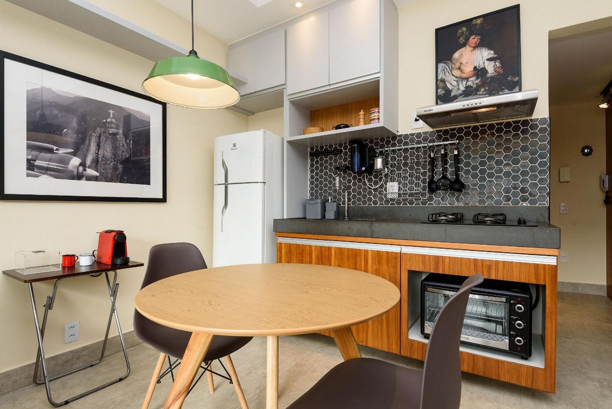 Apartamento Omar Do Rio: Moderno Com Vista P/ Cristo Redentor, A 230m Do Metrô Siqueira Campos E 650 Metros Da De Copacabana, C/ Smart Tv, Internet 250mbps E Workstation Rio de Janeiro