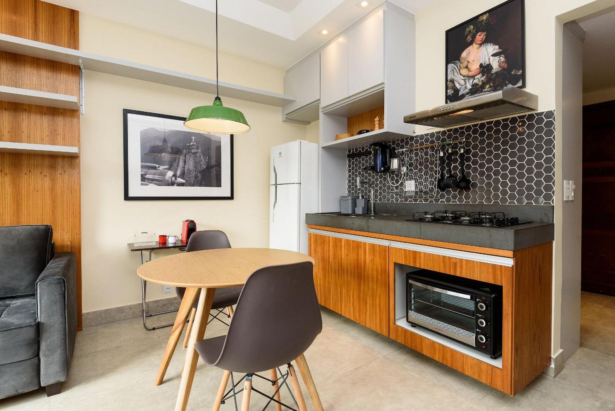 Apartamento Omar Do Rio: Moderno Com Vista P/ Cristo Redentor, A 230m Do Metrô Siqueira Campos E 650 Metros Da De Copacabana, C/ Smart Tv, Internet 250mbps E Workstation Rio de Janeiro
