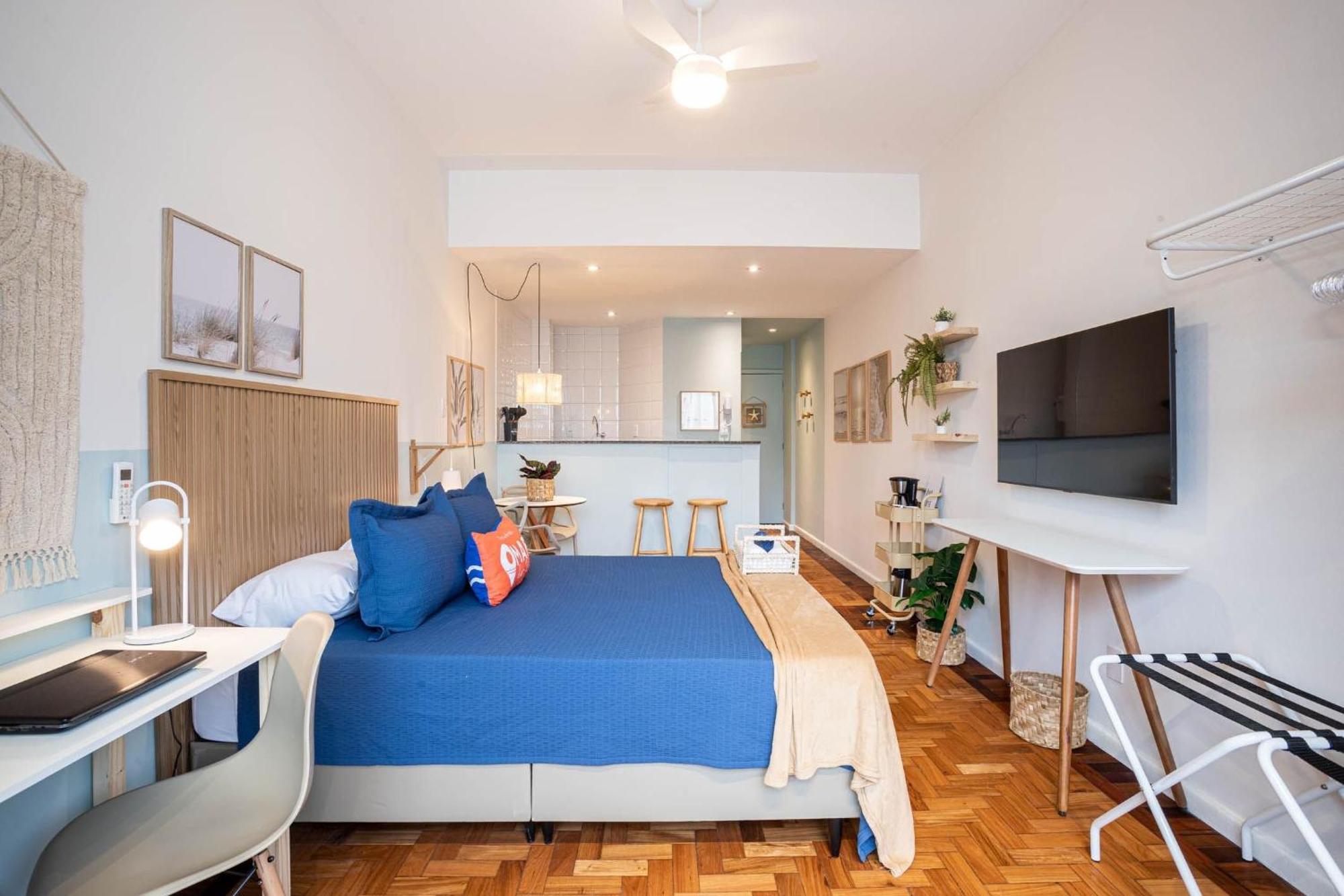 Apartamento A 200m Da De Copacabana | Fm144/1006 *