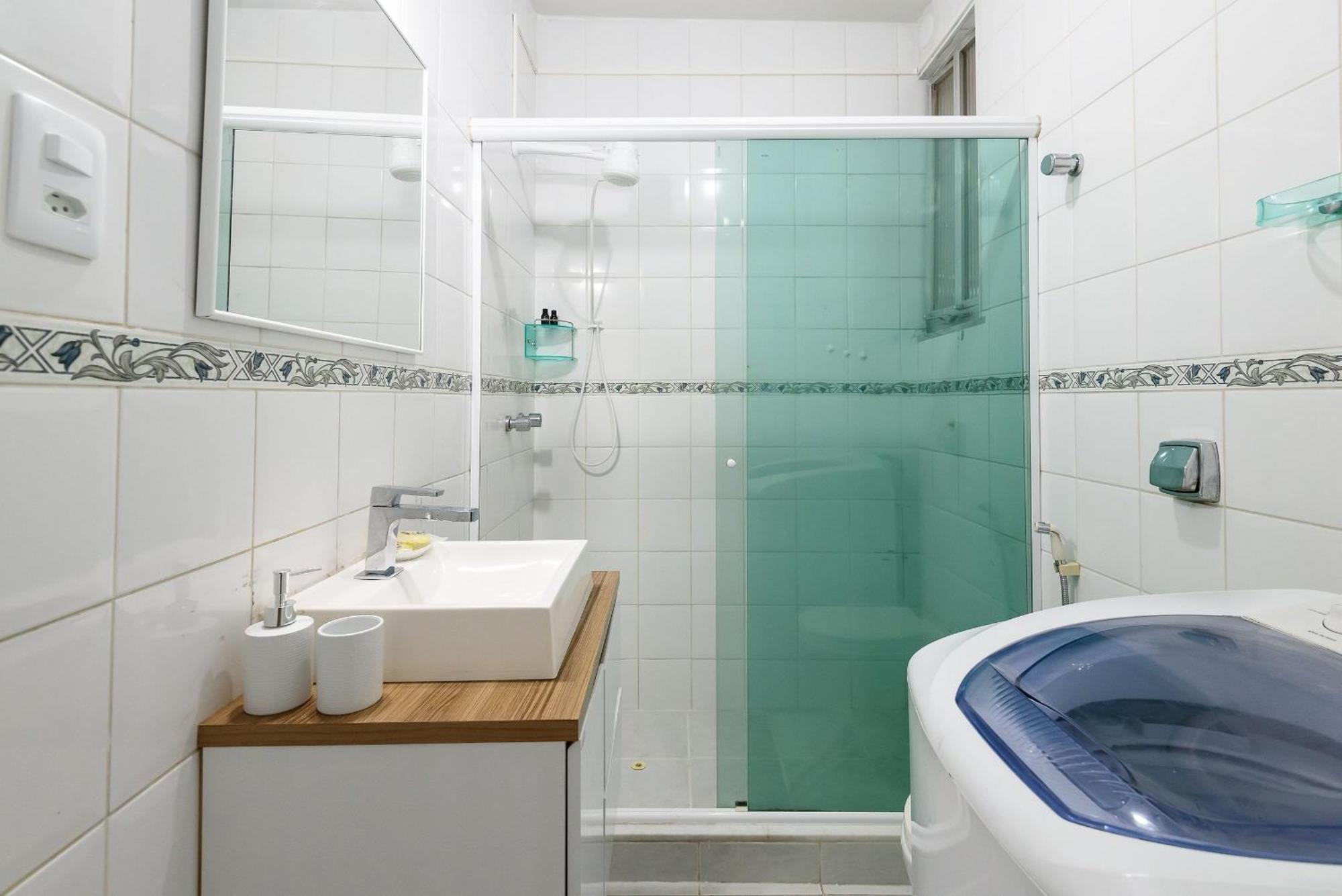 1quarto Em Copacabana A 450m Da | Br 811/805 Apartamento Rio de Janeiro