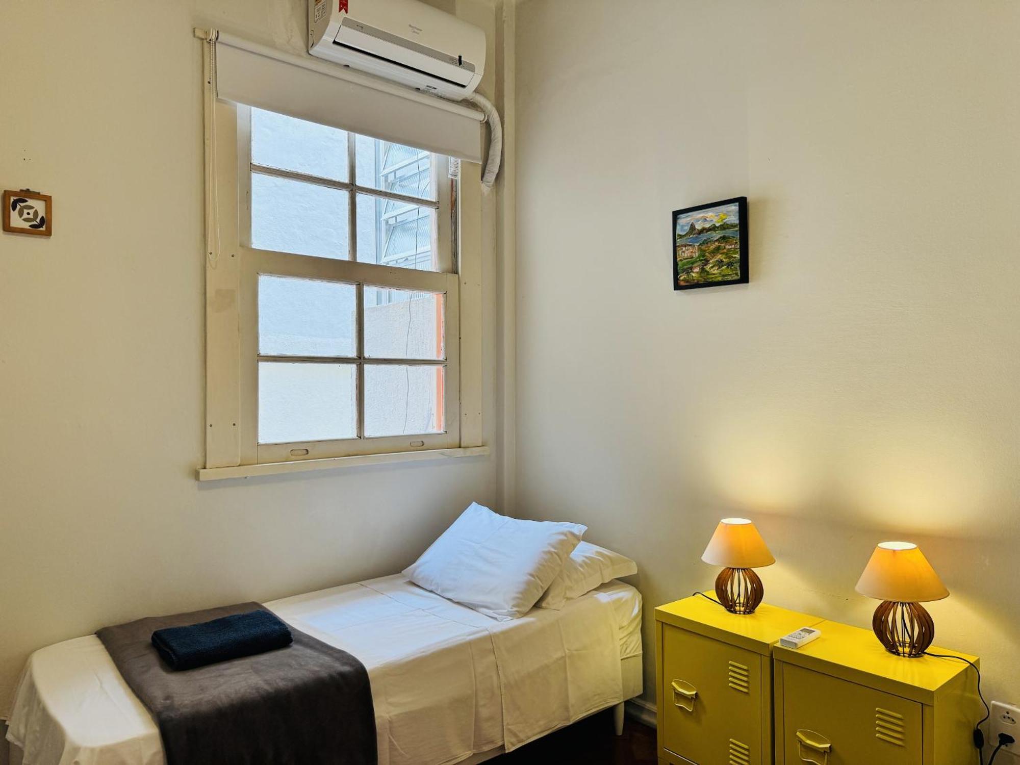 Apartamento Leblon 2 Quartos 500 Metros Da *