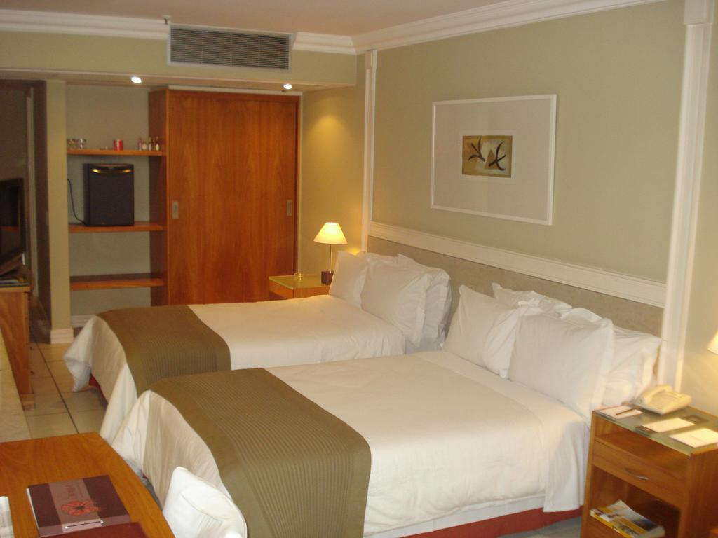 Hotel Golden Tulip Ipanema Plaza 4*