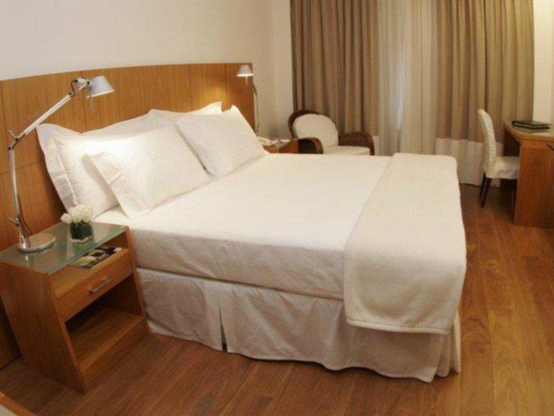 Hotel Golden Tulip Ipanema Plaza 4*