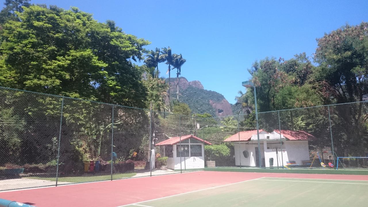 Reb Casa Itanhanga Bed & Breakfast 2*