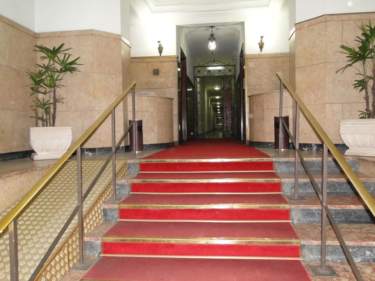 Copacabana, 4 Quartos, 3 Banheiros Apartamento *