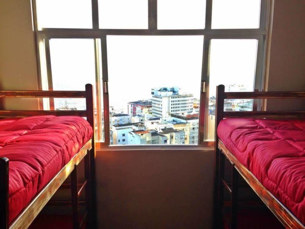 Abraco Carioca Favela Hotel