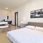 Incrível sala e quarto com varanda e vista para o mar de Ipanema