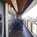 Incrível sala e quarto com varanda e vista para o mar de Ipanema