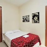 Apartamento 3 quartos para 8 pessoas, CHEIO DE BOSSA e à 100 metros da praia de Copa