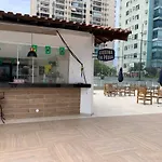 Ótimo apartamento 2 Qtos Barra da Tijuca Vista mar
