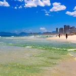 Casa Chale Na Barra Da Tijuca Com Piscina Proximo A Praia