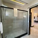 Local 401 Apartment